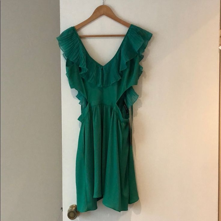 Great For Wedding And Parties Summer Bridesmaid Fitted Chiffon Dress, Summer Wedding Knee-length Chiffon Dress, Summer Bridesmaid V-neck Mini Dress, Chiffon A-line Dress For Date Night, Green A-line Chiffon Summer Dress, Chic Summer Wedding Chiffon Dress, Chic Summer Chiffon Wedding Dress, Chic Chiffon Summer Wedding Dress, Chic Green A-line Chiffon Dress