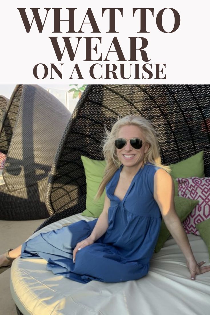 a woman sitting on top of a round bed with the words what to wear on a cruise