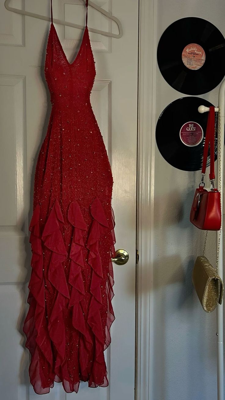 Self Made Prom Dress, Chiffon Red Dress, Halter Strap Prom Dress, Red Sparkling Dress, Long Pretty Dress, Red Senior Prom Dresses, Red Dresses Long Elegant, Prom Dress Elegant Classy, Red Carpet Hoco Dresses