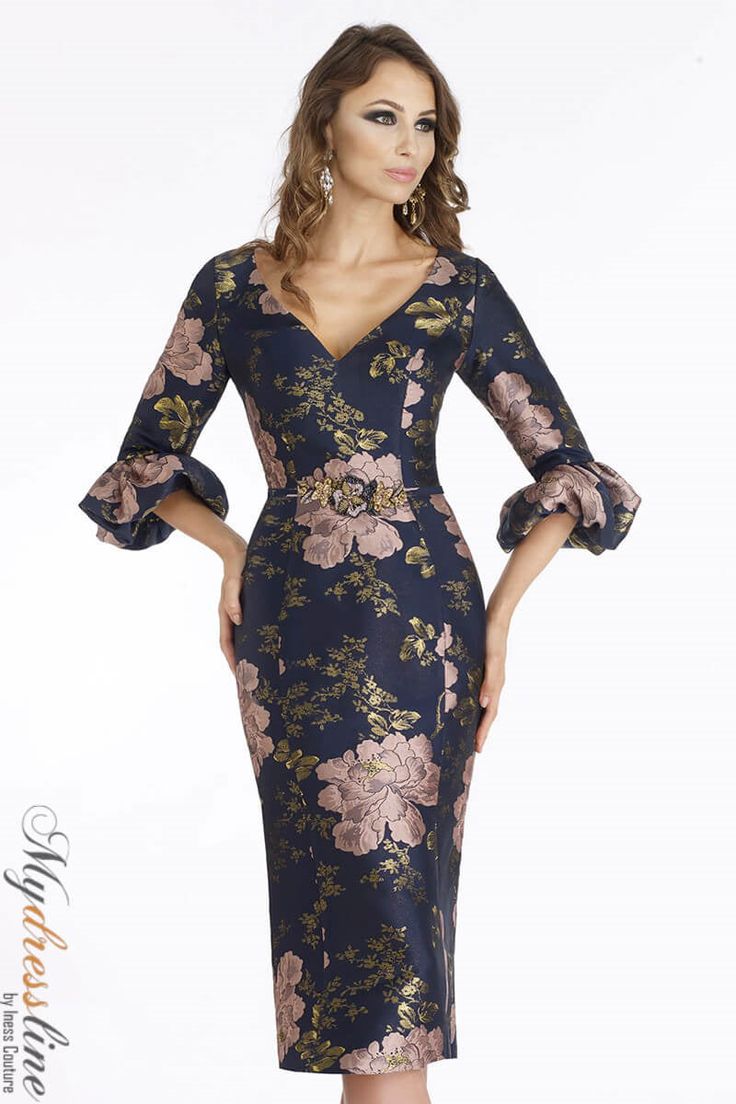 Looking for a stunning dress to wear to your next special event? Look no further than the Feriani Couture 18905SH. This gorgeous spring 2019 evening collection dress is sure to turn heads and make you feel like a million bucks. Made with high-quality materials and attention to detail, this dress is perfect for those who want to look their best. Order now and be ready for your next big event! Valentino Couture, Grunge Look, Evening Dresses Cocktail, Dress Cover, Designer Gowns, Knee Length Dresses, Modest Dresses, Stunning Dresses, Mother Of The Bride Dresses