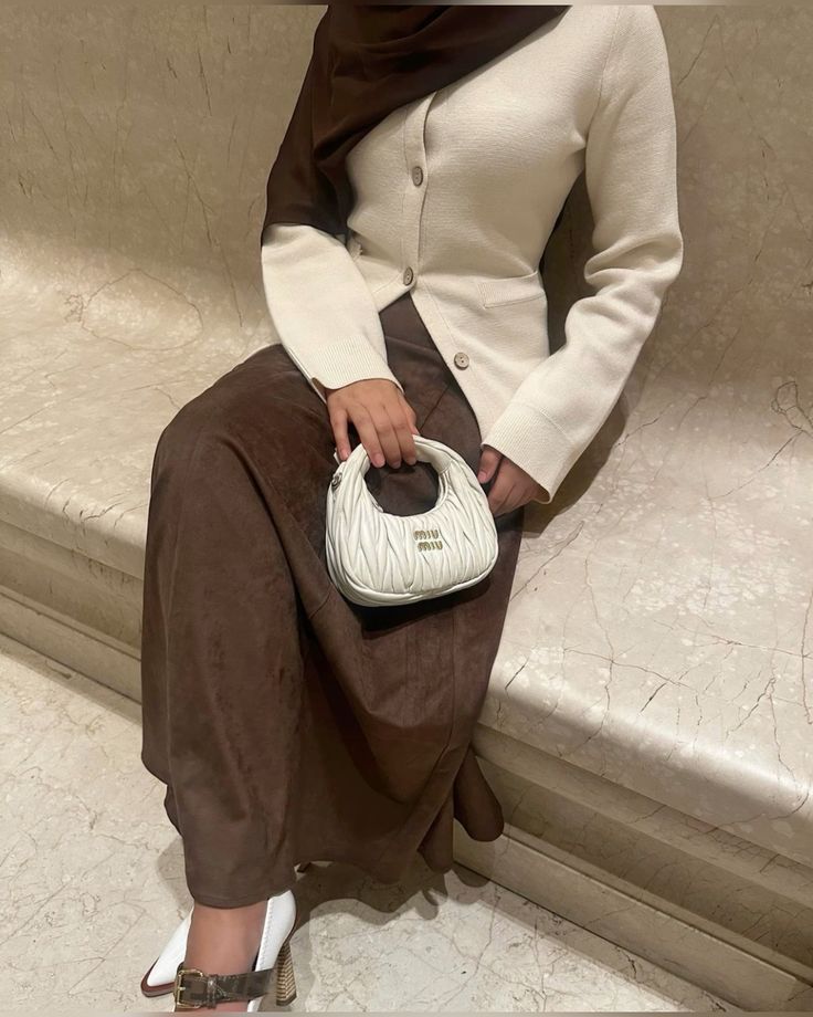 Hijabi Off The Shoulder Sweater, Modest Hijabi Winter Outfits, Modest Asian Fashion, Hijab With Hair Showing, Fancy Hijabi Outfits, Miu Miu Outfit Aesthetic, Old Money Hijab Outfit, Brown Hijab Outfit, Fall Hijab Outfits