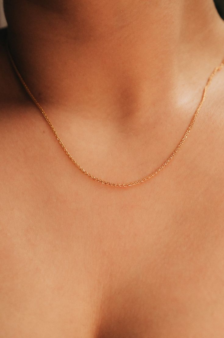 This vintage inspired Wheat Chain is the perfect touch of gold and looks great with pendants! Choose from 16" or 18" | Each necklace comes with a lobster clasp and 2" extender to customize your fit! Available only in 14K Gold Fill. It measures just over 1mm in thickness. This beautiful necklace is so simple and elegant - you'll never want to take it off! Every piece is organic and unique — no two Hannah Naomi pieces are exactly alike.Hand-crafted to order in our Portland, OR studio. Classic Rose Gold Plated Charm Necklaces, Classic 14k Gold Filled Chain Necklace Gift, Classic Rose Gold Necklace With Gold Chain, Classic Rose Gold Necklace, Delicate Rolo Chain Necklace For Everyday, Elegant Everyday Charm Necklace With Rolo Chain, Delicate Rolo Chain Necklace, Classic Rose Gold Chain Necklace With Delicate Chain, Elegant 14k Gold Charm Necklace With Cable Chain