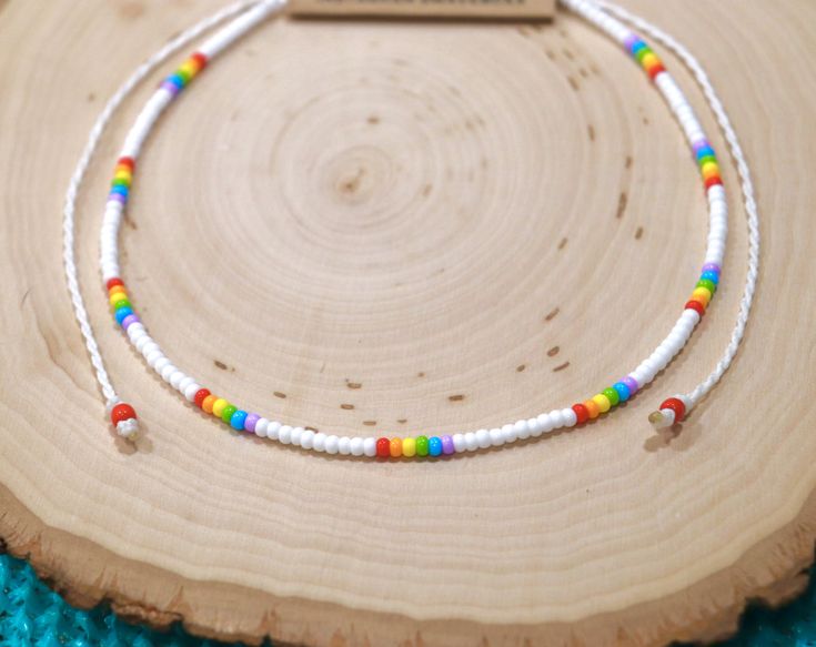 Pulseras Kandi, Beaded Jewelry Earrings, Making Bracelets With Beads, Surf Jewelry, Beaded Jewelry Necklaces, Indie Jewelry, Diy Jewelry Inspiration, Beaded Jewlery, Beaded Necklace Diy