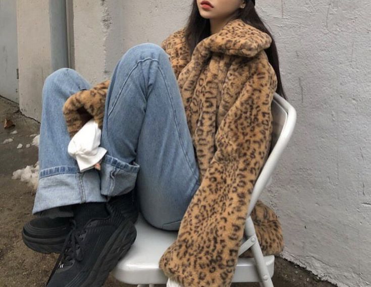 image Cheetah Print Coat Aesthetic, Cheetah Print Jacket Outfit, Cheetah Jacket Outfit, Leopard Jacket Outfit, Cheetah Print Coat, Cheetah Coat, Leopard Coat, Paris Mode, Jacket Outfit