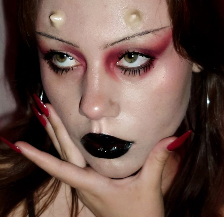 Red Eyeshadow Halloween, Red Eye Halloween Makeup, Halloween Makeup Red Eyes, Vampire Red Makeup, Sultry Red Makeup, Black Lipstick Halloween Makeup, Black Halloween Eye Makeup, Silver Eye Red Lip, Red Creative Makeup