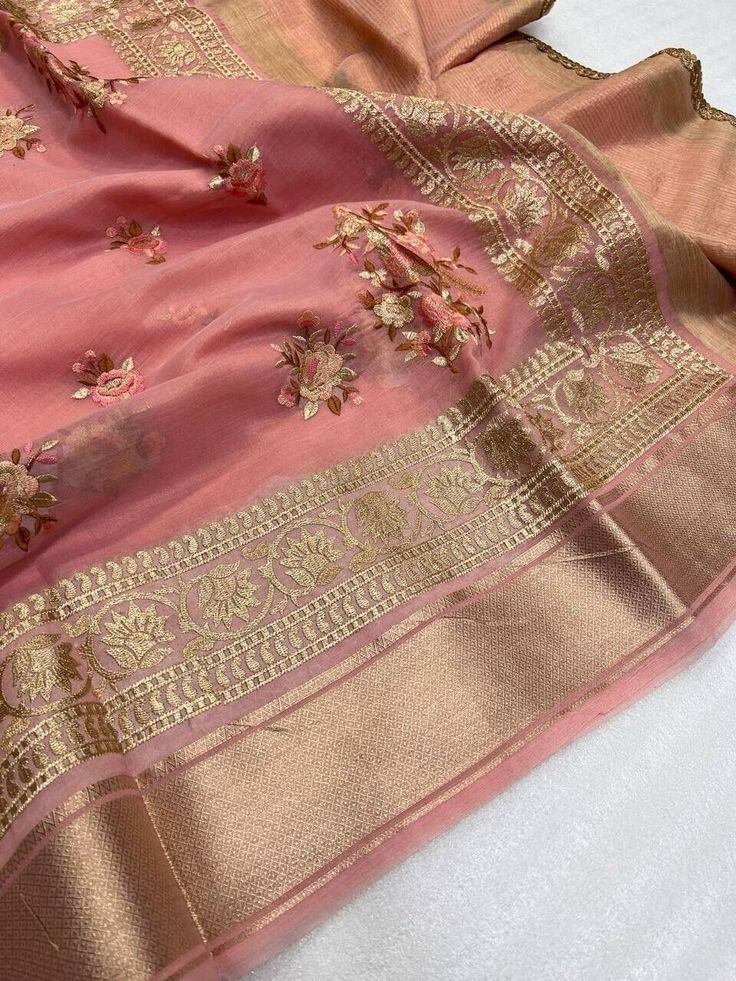 Saree Catalogue, Kashmiri Work, Banaras Sarees, Organza Silk Saree, Blouse Saree, Elegant Embroidery, Embroidery Saree, Elegant Saree, Fancy Dress Design