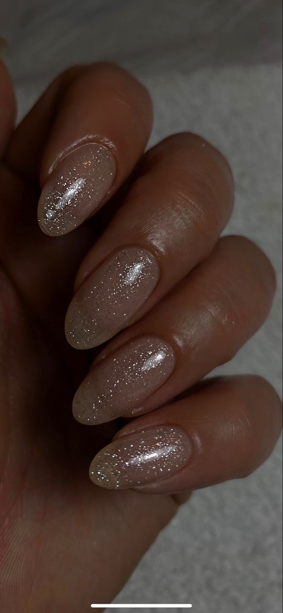 Sparkly Almond Nails, Nude Sparkly Nails, Gold Glittery Nails, Gold Sparkle Nails, Aesthetic Sparkle, Nude Nails With Glitter, Sparkly Nail Designs, Clear Glitter Nails, Champagne Nails