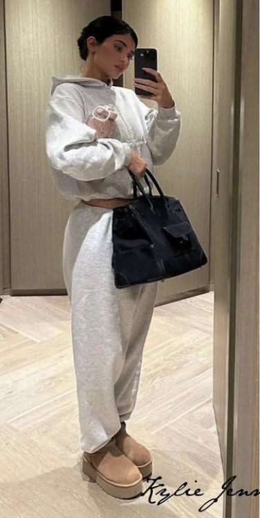 Stile Kylie Jenner, Outfit With Uggs, Looks Kylie Jenner, Trajes Kylie Jenner, Kylie Jenner Look, Kyle Jenner, Mode Zara, Kylie Jenner Outfits, Kylie Jenner Style