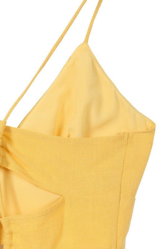 The perfect summer top is here! The Lilou | SL yellow crop tank top is made from a solid fabric with a V neck and sleeveless design. The upper top is fully lined, guaranteeing no sheerness or see-throughness. With no stretch, this top will stay comfortable and structured. Enjoy your summer in style with this go-to piece! Key features for Yellow spaghetti strap crop top: *Yellow spaghetti strap crop top*Pattern type : solid*Neck line : V neck*Sleeve length : sleeveless*Stretch : no stretch*Sheer Driving Gloves Men, Crop Top Pattern, Spaghetti Strap Crop Top, Womens Fashion Jeans, Strap Crop Top, Designer Jumpsuits, Stylish Jeans, No See, Costume Collection