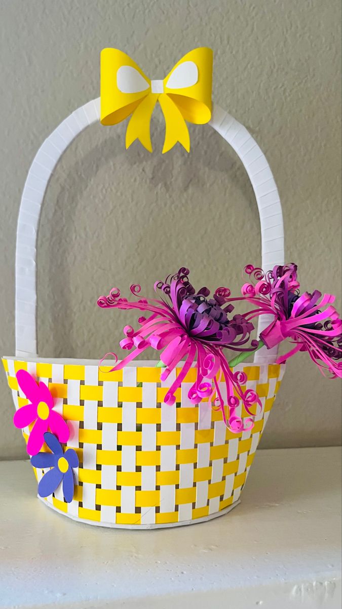 Paper basket
Spring flower basket craft
Weaving paper basket craft
Basket craft ideas
Spring craft ideas
Flower basket with paper Diy Paper Basket Weaving, Paper Bucket Craft, Paper Flower Basket Craft, Paper Flowers Basket, Paper Weaving Basket, Fruit Basket Craft, Paper Basket Craft, Paper Weaving Craft, Paper Weaving Art