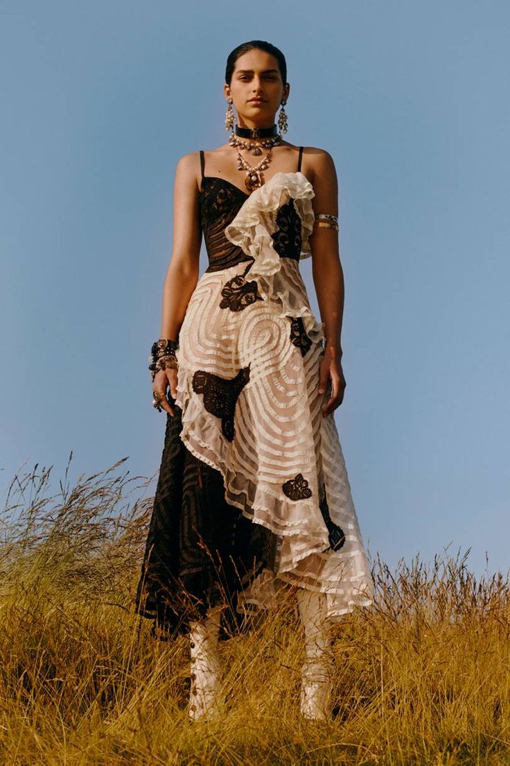 Alexander McQueen Spring/Summer 2019 Resort | British Vogue Alexander Mcqueen Resort, Alexander Mcqueen Dresses, Mcqueen Fashion, Armani Prive, Fashion Runway, Ermanno Scervino, Fashion Show Collection, Elie Saab, Carolina Herrera