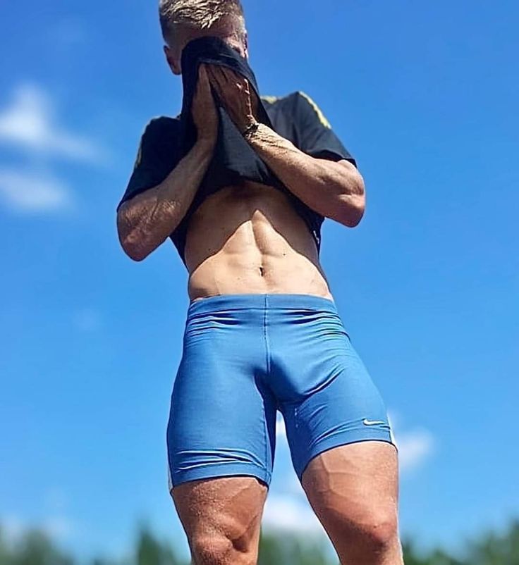 Men With Big Deck, Tight Shorts Outfit, Shorts Outfit Men, Male Pics, Mens Innerwear, Big Deck, Men Bodies, Beefy Men, Summer Mood