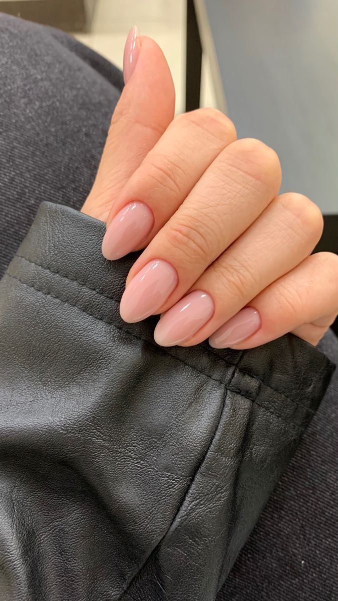 Round Nail Manicure, Pink Natural Almond Nails, Natural Pink Oval Nails, Basic Nails Almond Shape, Need Nails, Simple Acrylic Nails Oval, Round Nude Acrylic Nails, Light Pink Neutral Nails, Simple Nails Round