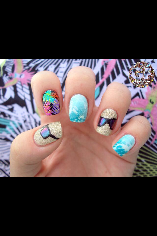 Nails Sand Nails, Beachy Nails, Nail Art Pictures, Gold Sand, Wearing Glasses, Cool Sunglasses, Fancy Nails, Sand Color, Cool Nail Art