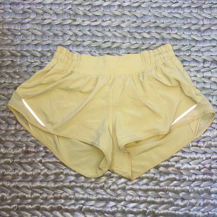 Nwot - Never Worn Lululemon Hotty Hot Shorts Yellow-Mustard Color Last 3 Images Shows The Accurate Color Size 6 Reg 2.5 Inseam Yellow Lululemon Shorts, Preppy Shorts, Lululemon Hotty Hot Shorts, Hotty Hot Shorts, Lululemon Shorts, Outfit Inspo Summer, Lululemon Outfits, Yellow Shorts, Cute Shorts