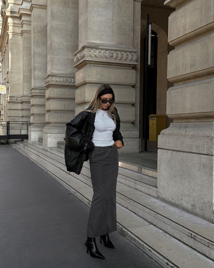 Gray Skirt Outfit Winter, Grey Maxi Skirt Outfit, Gray Skirt Outfit, Normcore Outfits, Long Grey Skirt, Cargo Skirt Outfit, Maxi Skirt Winter, Skirt Outfits Aesthetic, Grey Maxi Skirts