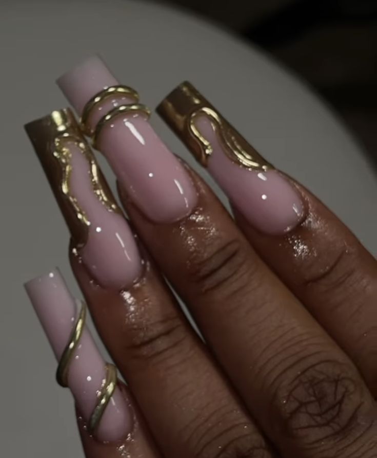 Ongles Bling Bling, Bday Nails, Gold Acrylic Nails, Long Acrylic Nail Designs, Hard Nails, Dope Nail Designs, Short Square Acrylic Nails, Long Acrylic Nails Coffin, Acrylic Nails Coffin Pink