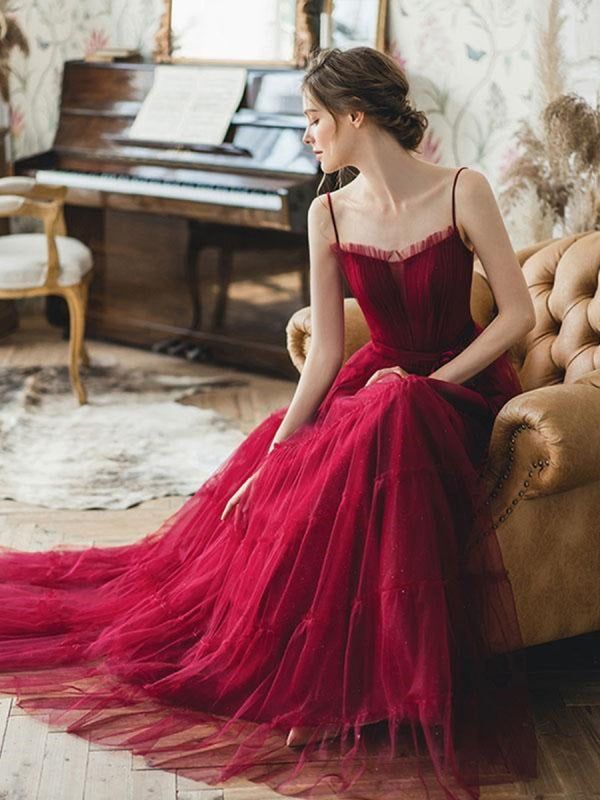 Silhouette:?A Line Waist: Natural Sleeve Length:?Sleeveless Fabric:?Tulle Shown Color:?Burgundy Built-In Bra: Yes Blue Tulle Prom Dress, Prom Dress Burgundy, Tulle Long Prom Dress, Evening Dress Long, Amazing Dresses, Dress With Pleats, Tulle Evening Dress, Burgundy Prom Dress, Burgundy Lace