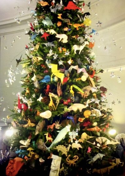 a decorated christmas tree in a living room