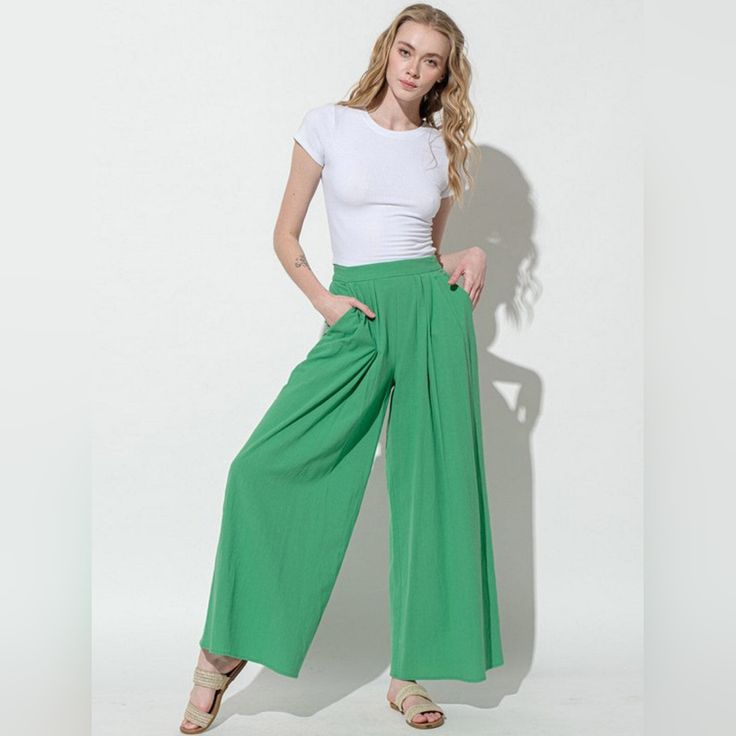 Brand New Green Wide-leg Pants For Day Out, Wide Leg Green Pants For Day Out, Versatile Green Summer Pants, Green Versatile Bottoms For Spring, Versatile Green Bottoms For Spring, Versatile Green High-waisted Wide Leg Pants, Chic Green Relaxed Fit Bottoms, Versatile Green Trousers, Versatile Green Summer Bottoms