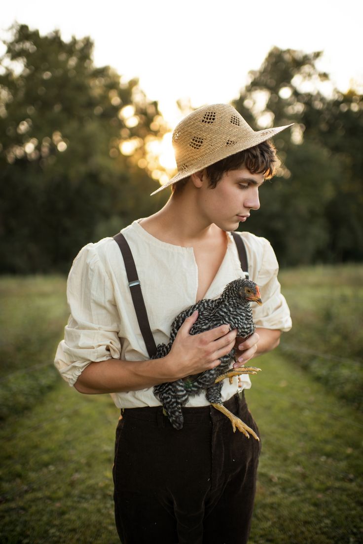 Huck Finn inspired farm boy photoshoot in rural Pennsylvania Farm Men Outfit, Farmcore Outfit Male, Farm Outfit Aesthetic Men, Cottagecore Aesthetic Male, Farm Photoshoot Ideas Men, Photoshoot Inspiration Men, Farm Outfit Men, Cottagecore Guy, Farm Boy Aesthetic