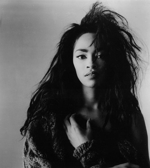 Jody Watley. "Looking for a New Love", "Real Love" and "Don't You Want Me" as a solo artist. "Dancing in the Sheets" with Shalamar. Jody Watley, Aveda Hair, Wild Hair, Amy Winehouse, Dream Hair, Bad Hair Day, Real Love, Hair Care Tips, Big Hair