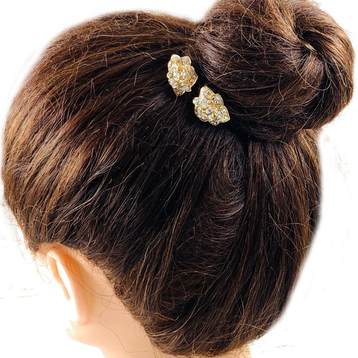 Moghant glamorous hair stick puts a striking finish on your any hairstyles ensemble. Easily use and great for any updo hair styles for bridal, prom, party or any special occasion. Size: Flower Part: 0.78" x 0.78" (2cm x 2cm) Stick Part: 2.75" (7cm) Party Updo, Updo Hair Styles, Glamorous Hair, Parts Of A Flower, Hair Stick, Crystal Hair, Hair Sticks, Prom Party, Hair Updos