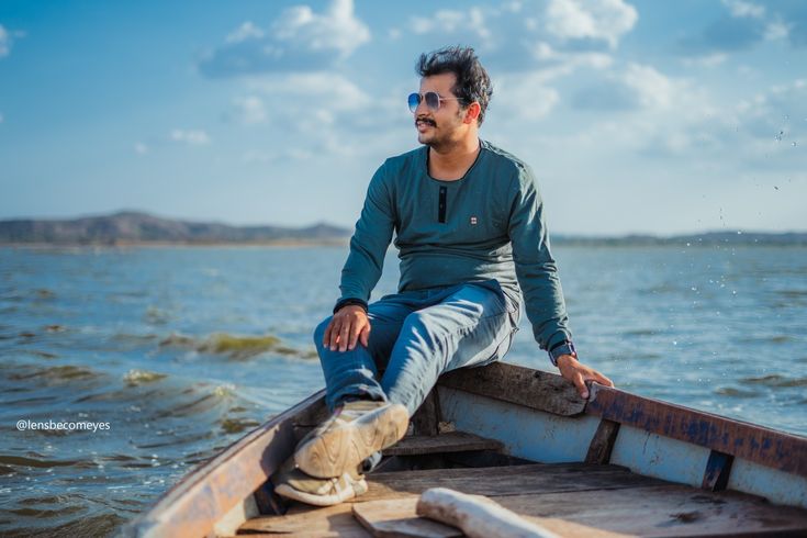 Boat beach waves model male pose ideas sunny day Boat Poses Photo Ideas Men, Photoshoot On Boat, Boat Poses Photo Ideas, Boat Poses, Stylish Poses, Poses For Photoshoot, Lake Photoshoot, Boat Pose, Water Boat