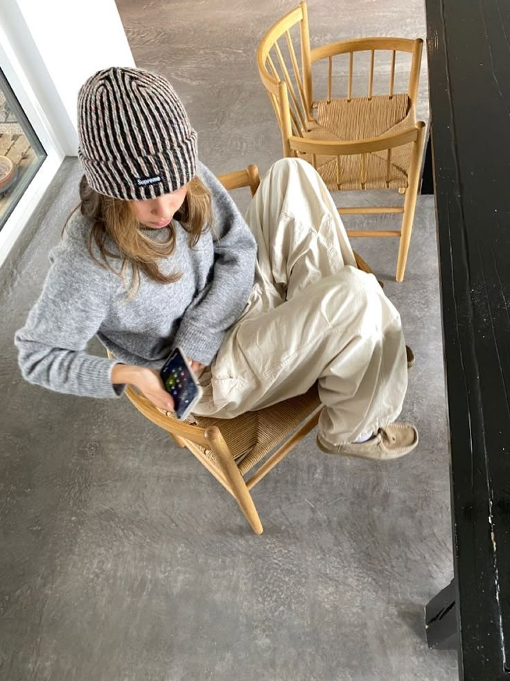 Clark Wallabees Outfit Women's, Clark Wallabees Outfit, Wallabees Outfit Womens, Clarks Wallabees Outfit, Wallabees Outfit, Beanie Outfit, Clarks Wallabees, Copenhagen Style, Fall Fits