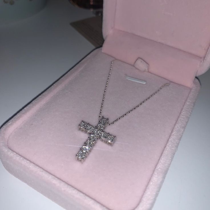 Beautiful Cluster Diamond Cross Necklace On A 16 Inch Chain Like Brand New I Have Wore Only A Handful Of Times Silver Necklaces Cross, Necklace Cross Silver, Silver Cross Aesthetic, Cute Chains, White Cross, Jewelry Cross, Luxury Silver Cross Necklace With Diamond Accents, Christmas Wishlist Ideas Women, Luxury Silver Diamond Cross Necklace