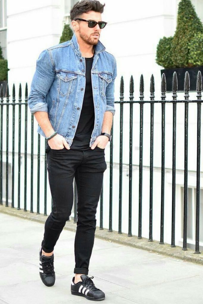 Denim Shirt Outfits, Black Shirt Outfit Men, How To Wear Denim Jacket, Stil Rock, Black Shirt Outfits, Dark Denim Shirt, Denim Shirt Outfit, Stil Masculin, Weekend Mode