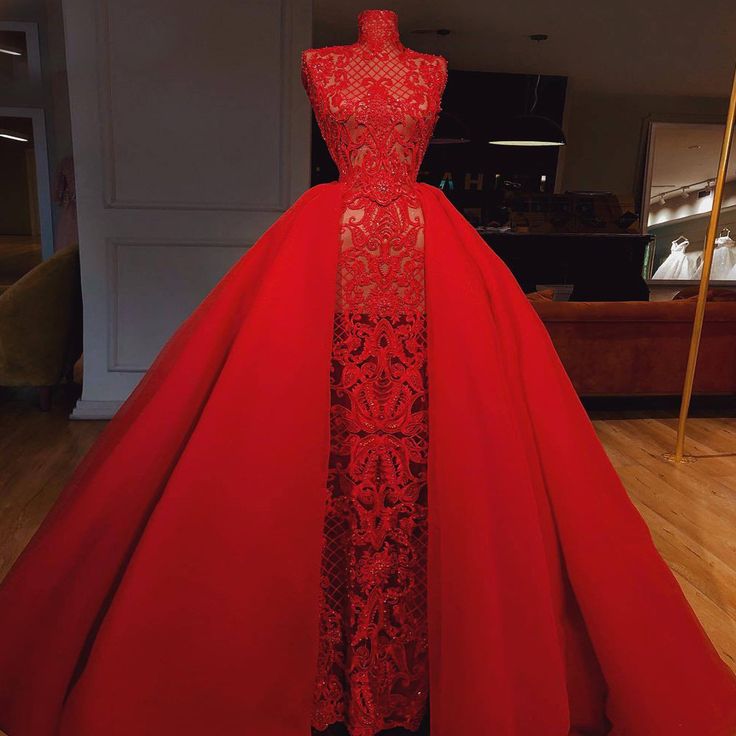 Couture Dior, High Neck Prom Dress, Robes Glamour, Princess Prom Dresses, Ball Gowns Princess, Kampot, Lace Prom Dress, Red Prom, فستان سهرة