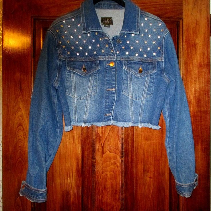 Embellished Jean Crop Jacket, Never Worn Trendy Embellished Blue Outerwear, Trendy Blue Embellished Outerwear, Embellished Blue Denim Jacket For Winter, Embellished Blue Denim Jacket, Blue Embellished Fitted Outerwear, Fitted Blue Embellished Outerwear, Guess Jacket, Upcycling Clothes, Embellished Jeans