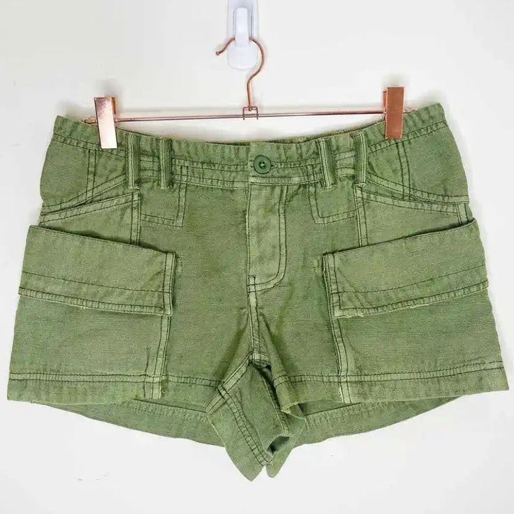 Free People Bungalow Shorts In Colla Green Size 4 Distressed Bermuda Shorts, Slouch Jeans, White Distressed Jeans, White Jean Shorts, White Denim Jeans, Von Dutch, White Denim Shorts, High Waisted Jean Shorts, Free People Jeans