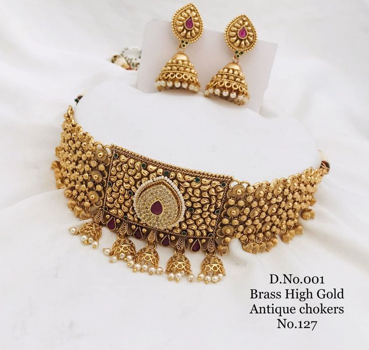 Fashion Jewelry Necklaces Gold, Wedding Jewellery Designs, Bridal Jewelery, Indian Bridal Jewelry Sets, Choker Designs, Silk Gifts, Gold Mangalsutra Designs, Jewelry Set Design, Gold Bridal Jewellery Sets