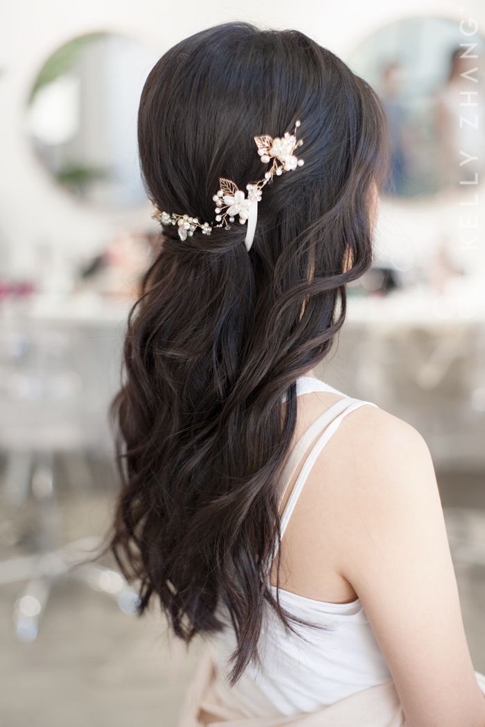 Asian Bridesmaid Hair Half Up Half Down, Wedding Hairstyles Black Hair Asian, Hair Down Bridal Styles Brunette, Wedding Hairstyles For Asian Women, Asian Long Hair Wedding Styles, Wedding Hair Asian Half Up, Bride Hairstyles Asian, Wedding Hairstyles Half Up Half Down Asian Hair, Wedding Hair Down Asian