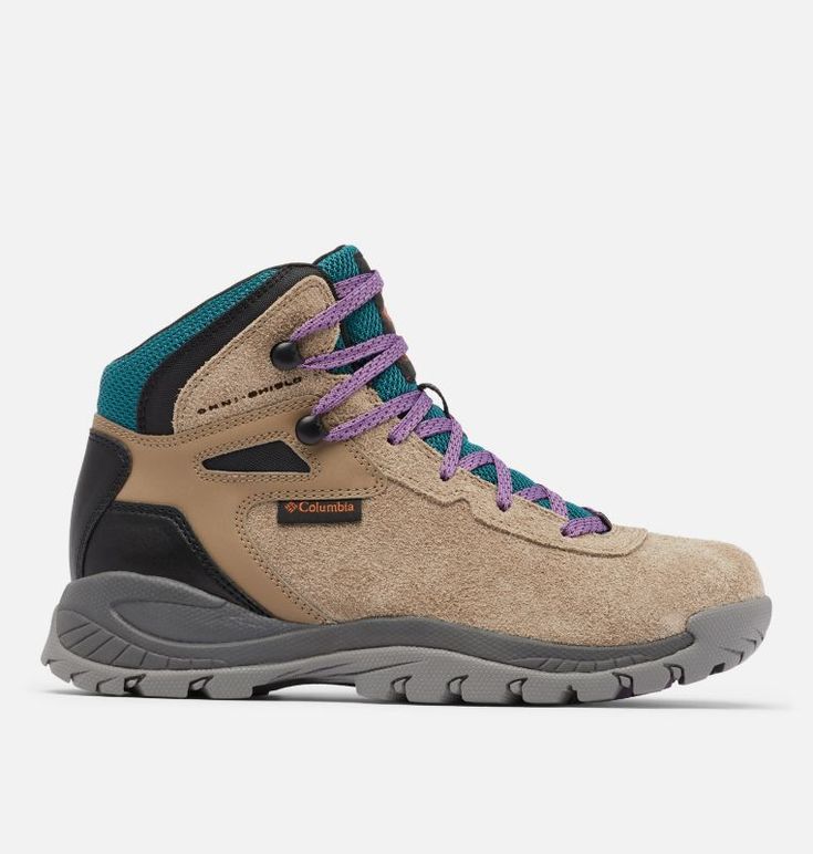 This heritage boot just keeps getting better. Featuring a rugged suede upper, rain-and-stain resistance, lightweight cushioning, and a grippy, all-terrain traction outsole. Columbia Boots, Bob Chapeau, Womens Hiking Shoes, Outdoor Boots, Hiking Women, Fishing Accessories, Columbia Sportswear, Designer Boots, Casual Sandals