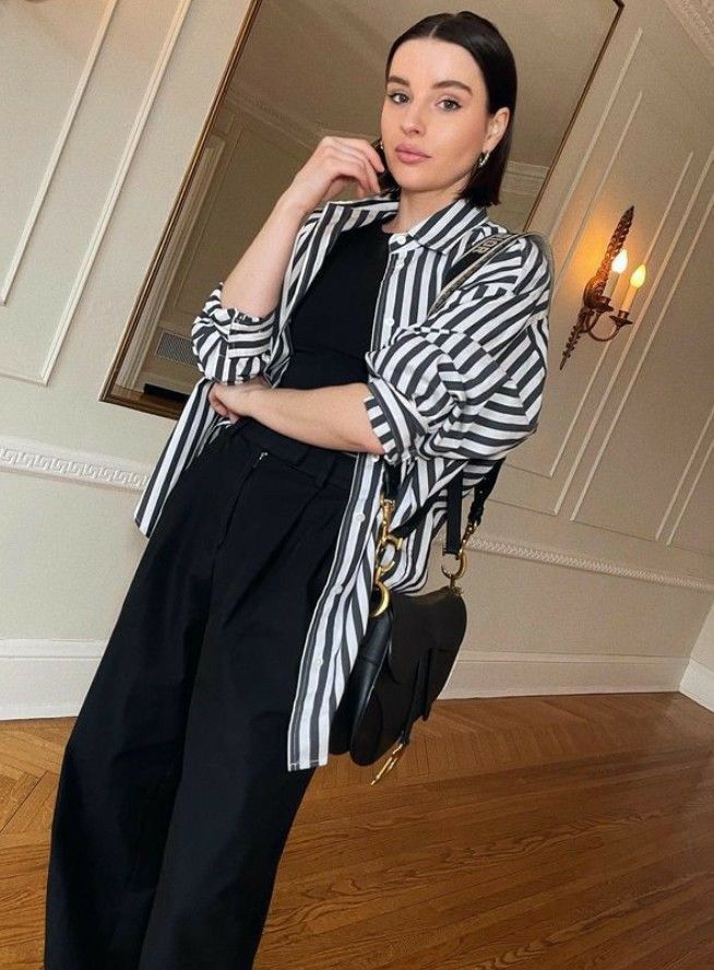 Striped Shirt Outfit Grunge, White Striped Shirt Outfit, Outfits With Striped Shirts, Oversized Shirt Outfit, Oversized Striped Shirt, Black Striped Shirt, Striped Shirts, Outfit Primavera, Casual Outfit Inspiration