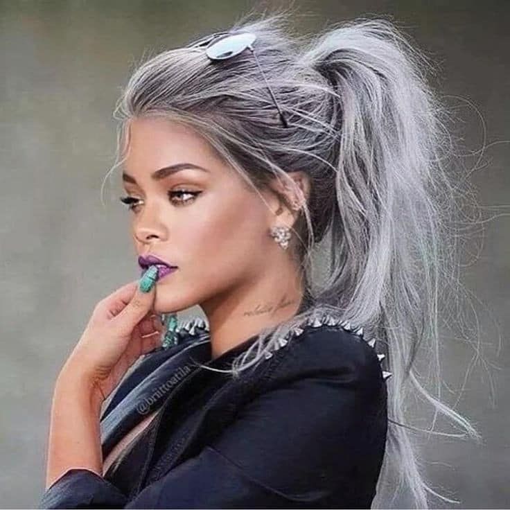 Olive Skinned Beauties: The Best Hair Color Ideas Grey Hair Wig, Granny Hair, Balayage Blonde, Silver Hair Color, Silver Grey Hair, Olive Skin, Grey Hair Color, Strawberry Blonde, Different Hairstyles