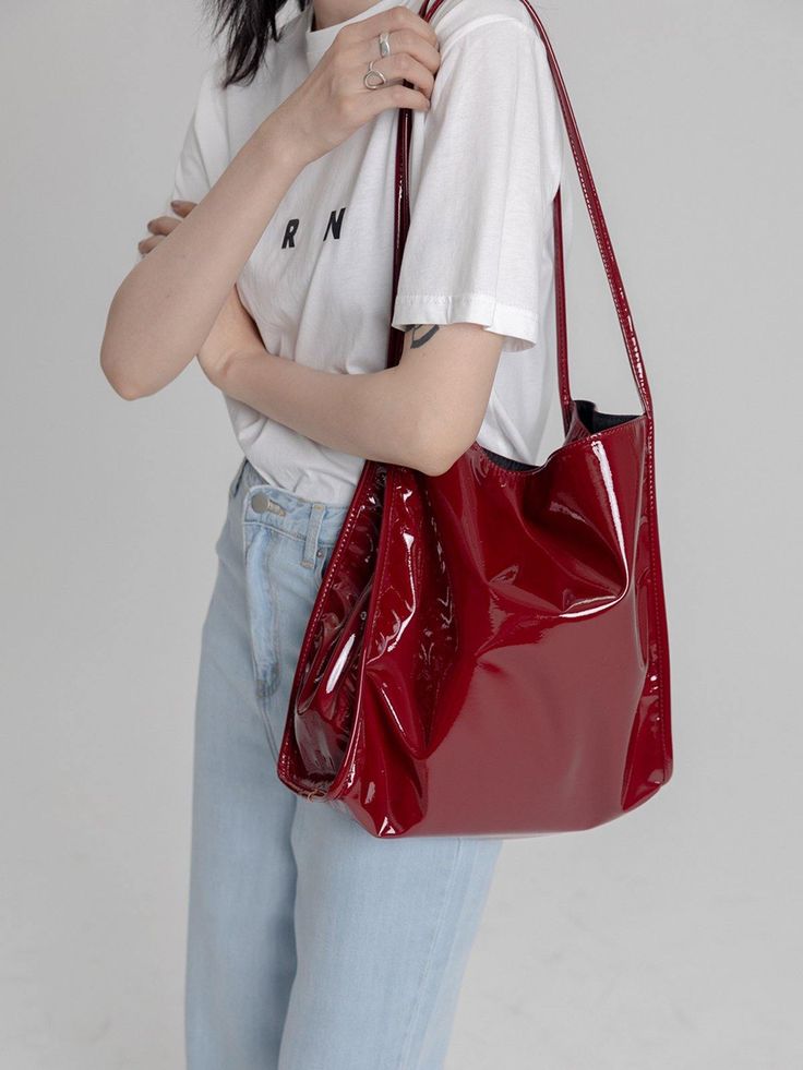 Dirty Six Patent Leather Tote Bag - Red - Slowliving Lifestyle China Street Fashion, My Style Bags, Patent Leather Bag, Pretty Bags, Outfit Inspo Fall, Leather Tote Bag, Leather Material, Sling Bag, Cloth Bags