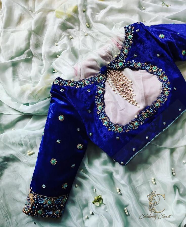 Velvet Work Blouse, Exclusive Blouse Designs, Velvet Blouse Design, Plain Blouse Designs, Blue Blouse Designs, Latest Bridal Blouse Designs, Latest Blouse Designs Pattern, New Saree Blouse Designs, Traditional Blouse Designs