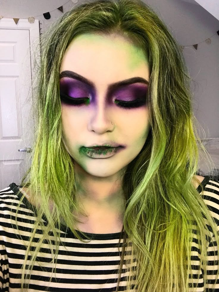 Beetlejuice Hair And Makeup, Krewella Deville Costume, Female Beatle Juice, Door Monster Halloween, Diy Female Beetlejuice Costume, Beetlejuice Halloween Makeup Women, Lady Beetlejuice Makeup, Beetle Juice Face Paint, Plus Size Beetlejuice Costume