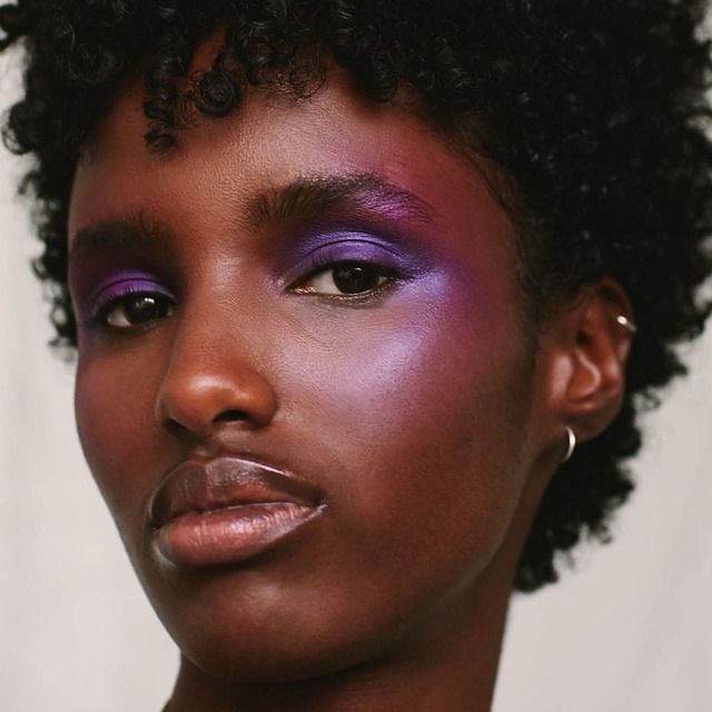 Jewel Tone Makeup, Makeup For Winter, Pink And Purple Makeup, Interesting Makeup, Purple Eyeshadow Looks, Makeup Practice, Inspo Photoshoot, Artsy Makeup, Beauty Branding