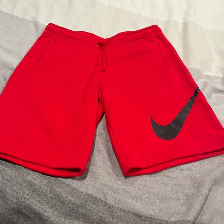 Nwot 10/10 Great Condition Red Cotton Athletic Shorts For Sports, Red Sportswear Bottoms For Leisure, University Red Cotton Sports Bottoms, Casual University Red Bottoms With Pockets, Casual Bottoms With Pockets In University Red, University Red Cotton Sporty Shorts, Red Cotton Leisure Shorts, Nike Red Athleisure Athletic Shorts, Red Short Sportswear Bottoms