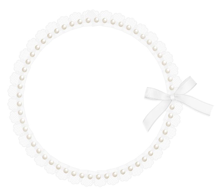 a white necklace with pearls and a bow