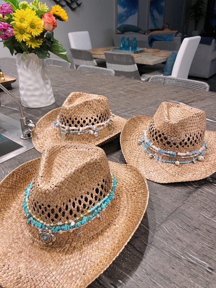 Coastal Cowgirl Beaded Hat, Cowgirl Straw Hats, Cowgirl Hats With Beads, Coastal Cowgirl Hat Ideas, Costal Cowboy Hats, Beachy Cowboy Hat, Country Concert Hat, Cowgirl Hat Craft, Cowboy Hat Beads