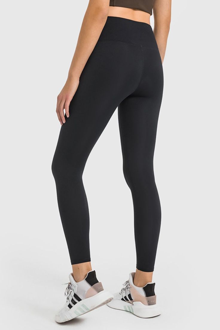 Compressive Bottoms With Ribbed Waistband For Pilates, Yoga Leggings With Comfort Stretch And Contoured Waistband, Comfort Stretch Leggings With Contoured Waistband For Yoga, Solid Color Training Leggings With Elastic Waistband, Sporty Yoga Tights With Comfort Stretch, Comfort Stretch Yoga Pants With Contoured Waistband, Solid Leggings With Elastic Waistband For Training, Full Length Athleisure Leggings With Ribbed Waistband, Sporty Comfort Stretch Tights For Yoga