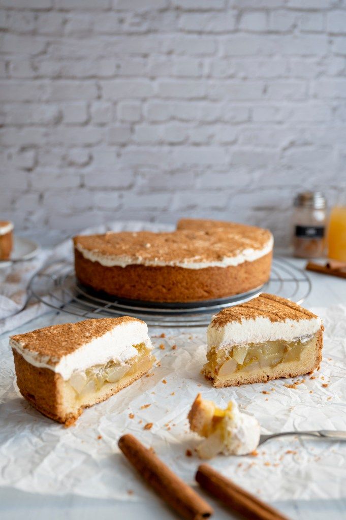 This Pear Sour Cream Cake can be divided into 3 layers with different textures. Starting with the buttery and crispy crust, followed by the crunchy pear custard filling to the soft and creamy sour cream topping  Dusted with cinnamon & cardamom is the perfect finishing touch. Pear Sour Cream Cake, Pear Custard, Sour Cream Topping, Cream Custard, Pear Cake, Sour Cream Cake, Custard Powder, Custard Filling, Vanilla Custard