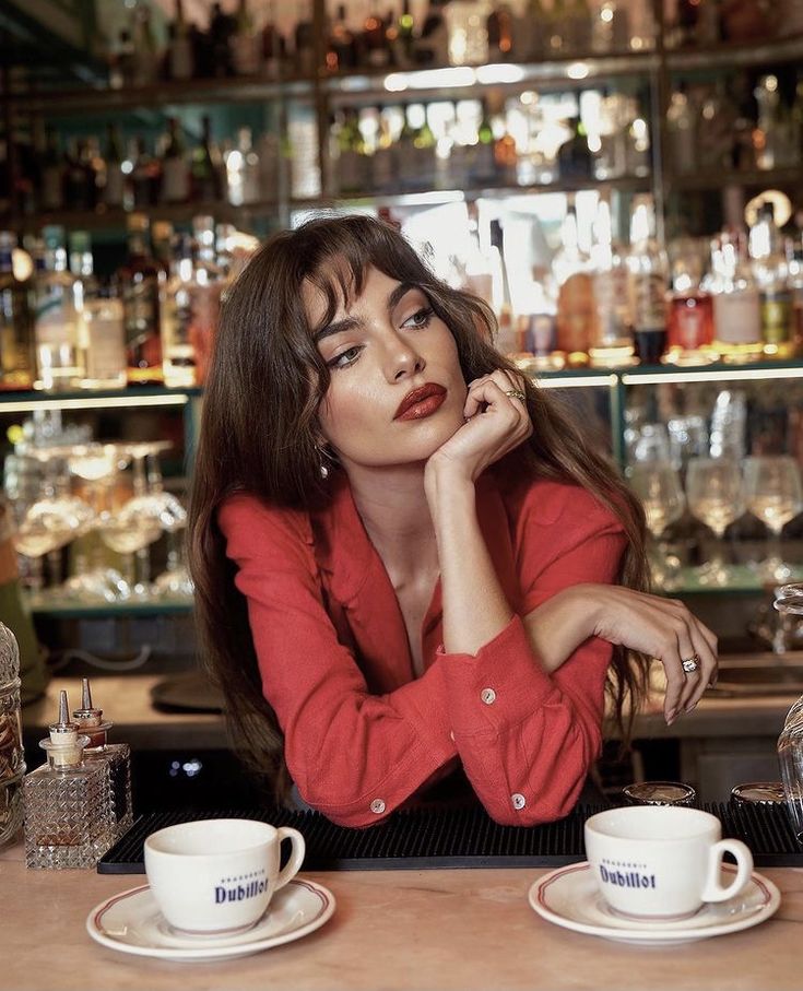 @maralafontan on Instagram Mara Lafontan Style, Parisian Makeup, Parisian Hair, Vintage Parisian, Coffee Shop Aesthetic, Shop Aesthetic, Long Hair With Bangs, In Another Life, French Chic