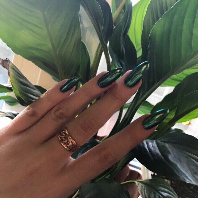 Emerald Nails Chrome, Chrome Emerald Nails, Emerald Green Metallic Nails, Dark Green Nails Sparkle, Dark Color Chrome Nails, Black Green Chrome Nails, Deep Green Chrome Nails, Green Mettalic Nails, Metalic Green Nail